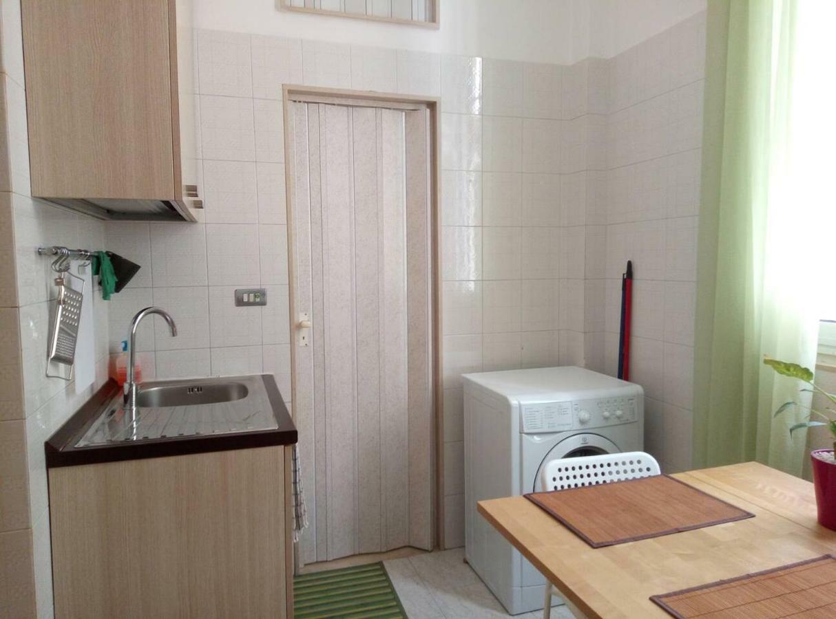 Campus House Apartment Bari Luaran gambar