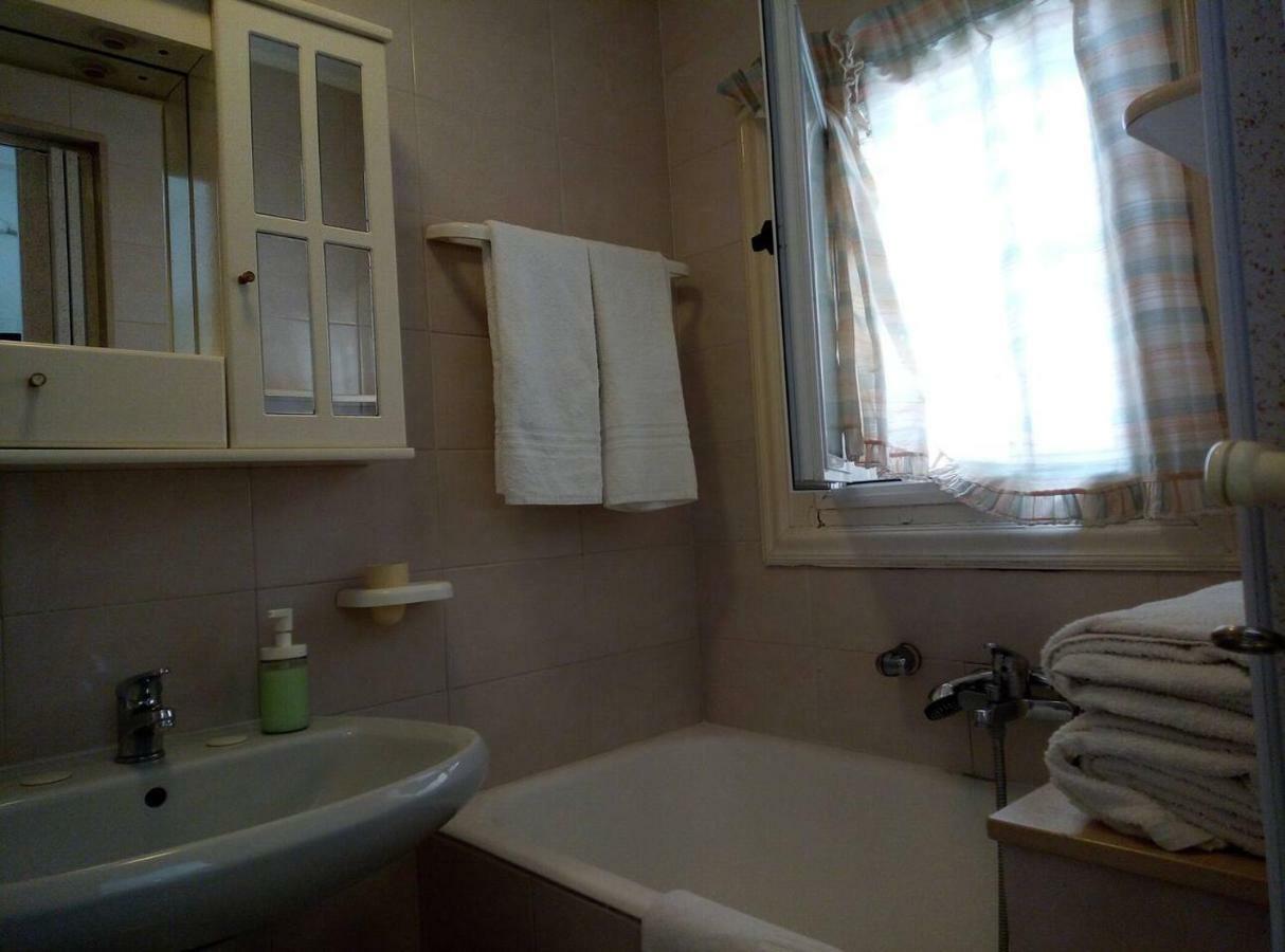 Campus House Apartment Bari Luaran gambar